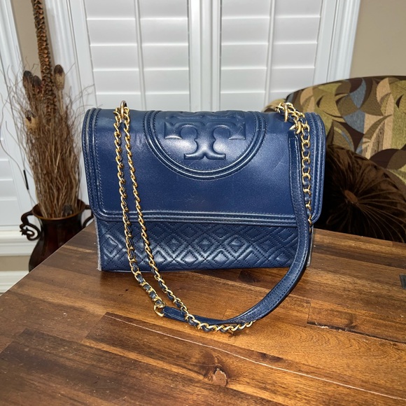 Tory Burch Fleming Convertible quilted leather SHOULDER BAG in navy blue - Picture 4 of 16